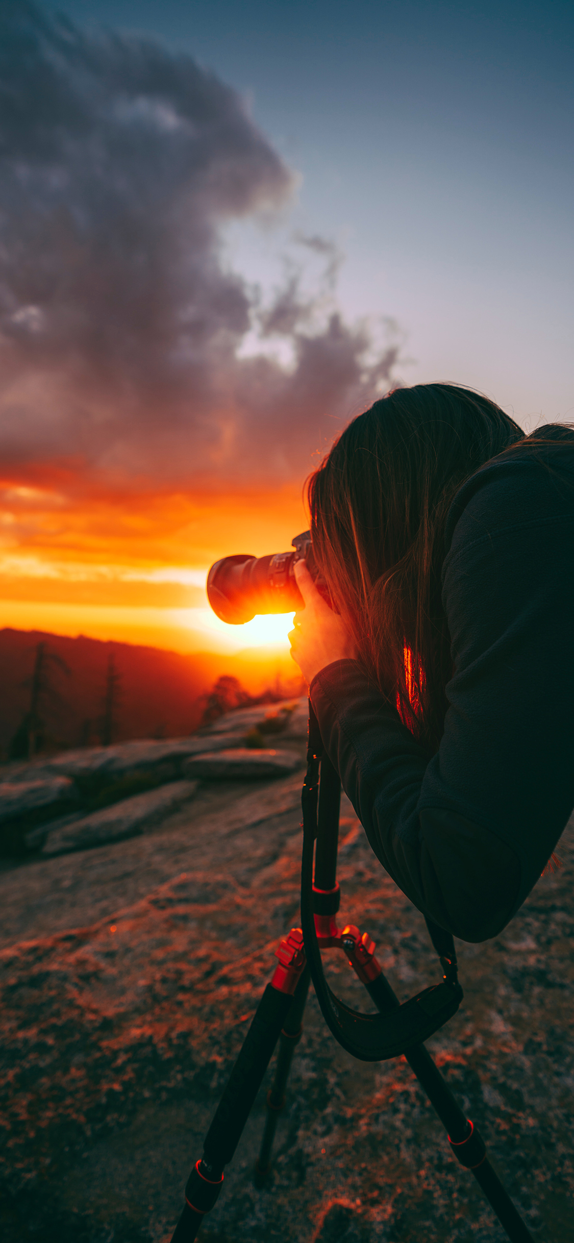 [2436×1125]摄影 三脚架 夕阳美景 苹果手机壁纸图片