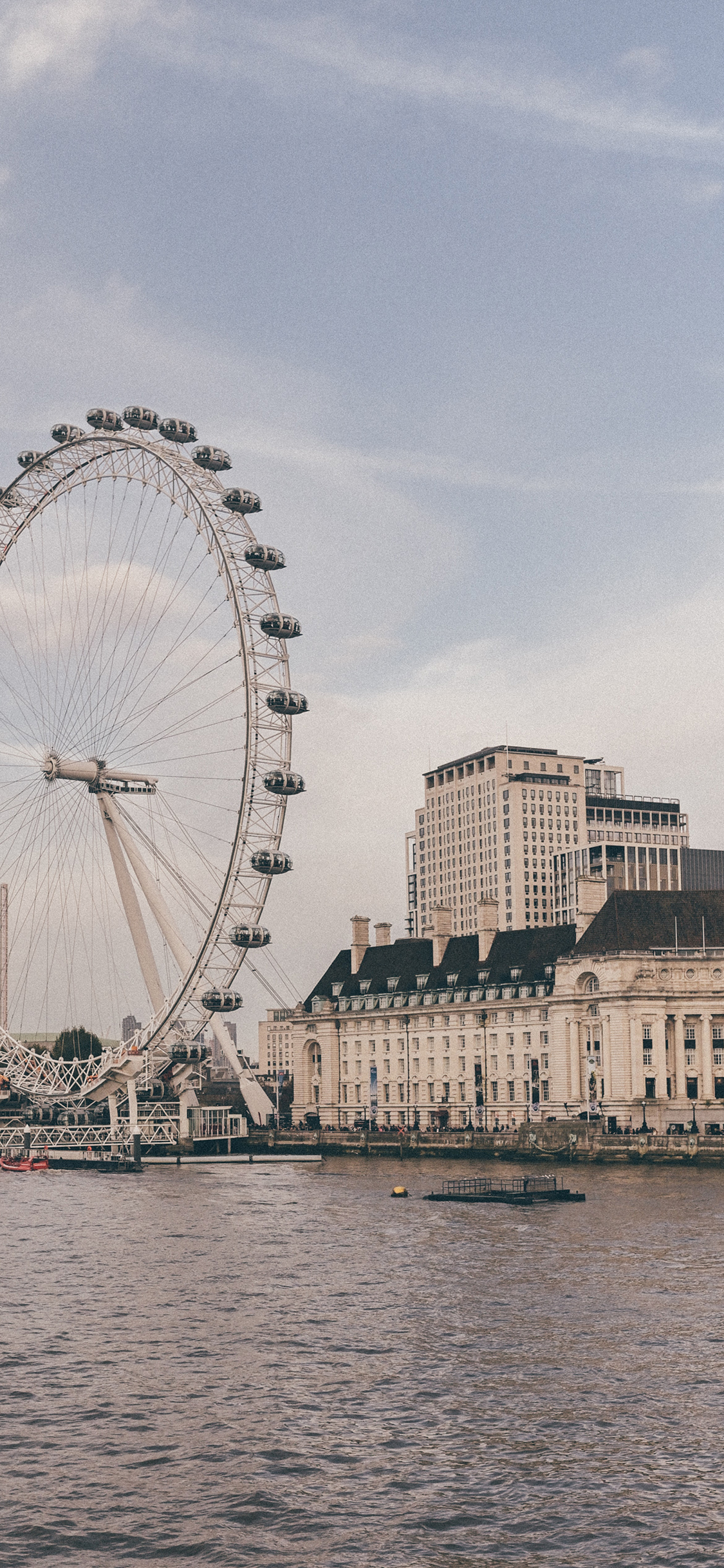 [2436×1125]摩天轮 河流 江景 河岸 苹果手机壁纸图片