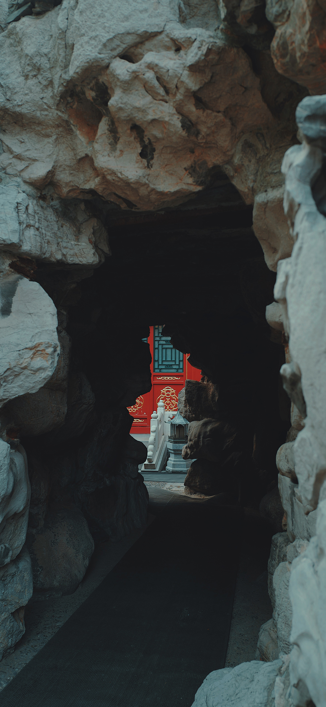 [2436×1125]故宫 假山 路 紫禁城 苹果手机壁纸图片