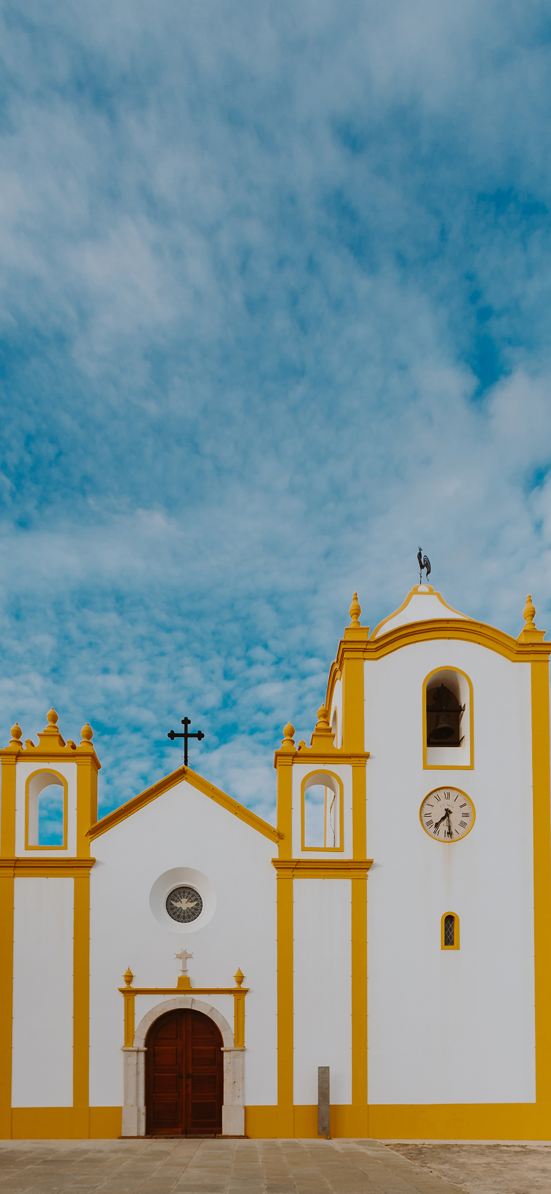 [2436×1125]教堂 建筑 蓝天白云 苹果手机壁纸图片