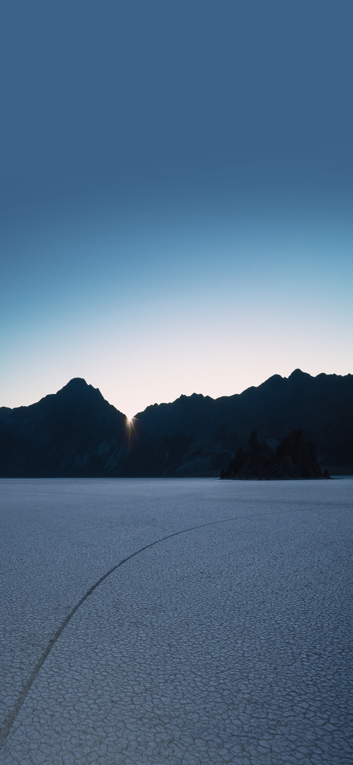 [2436×1125]日出 山 蓝色 大自然 干旱 苹果手机壁纸图片
