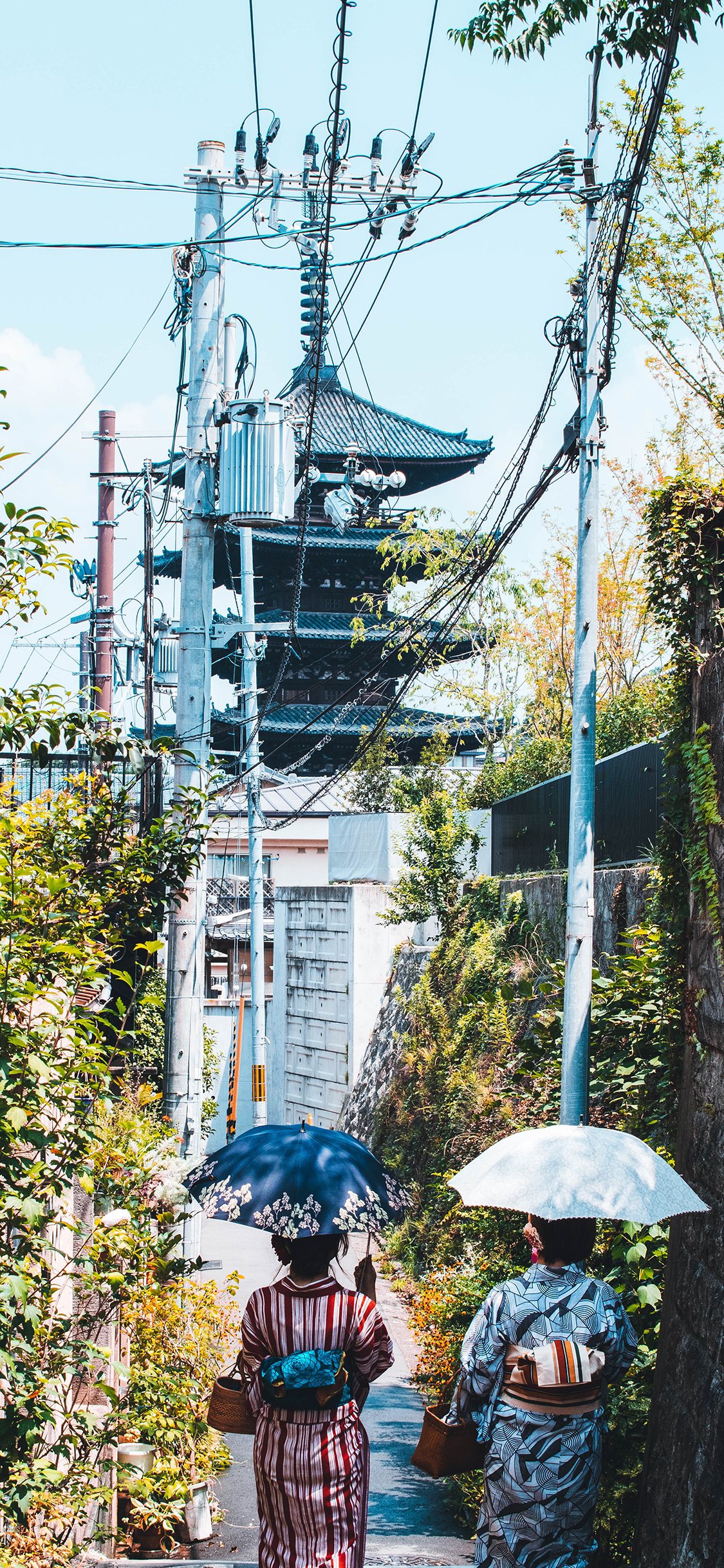[2436×1125]日本 日式建筑 和服 背影 苹果手机壁纸图片
