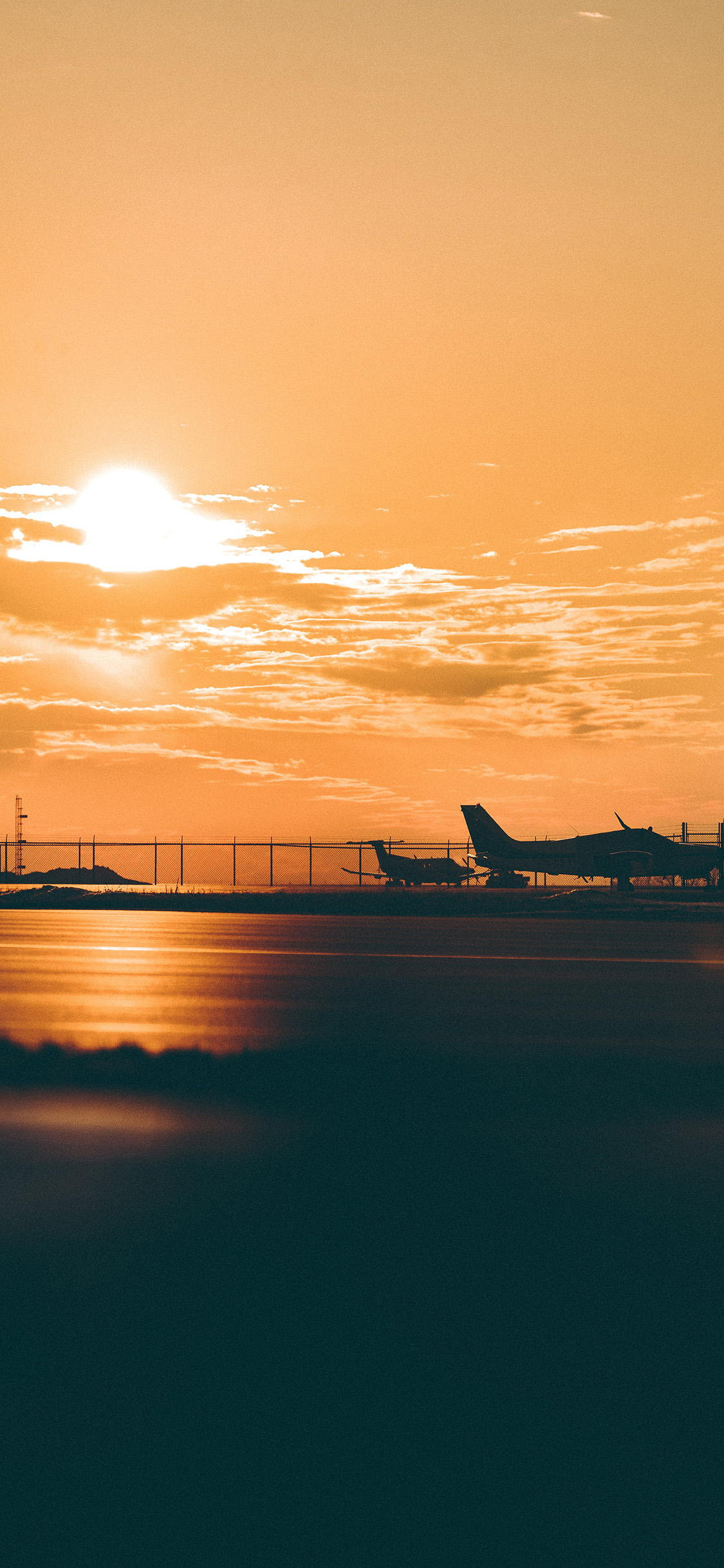 [2436×1125]日落 晚霞 飞机 唯美 苹果手机壁纸图片