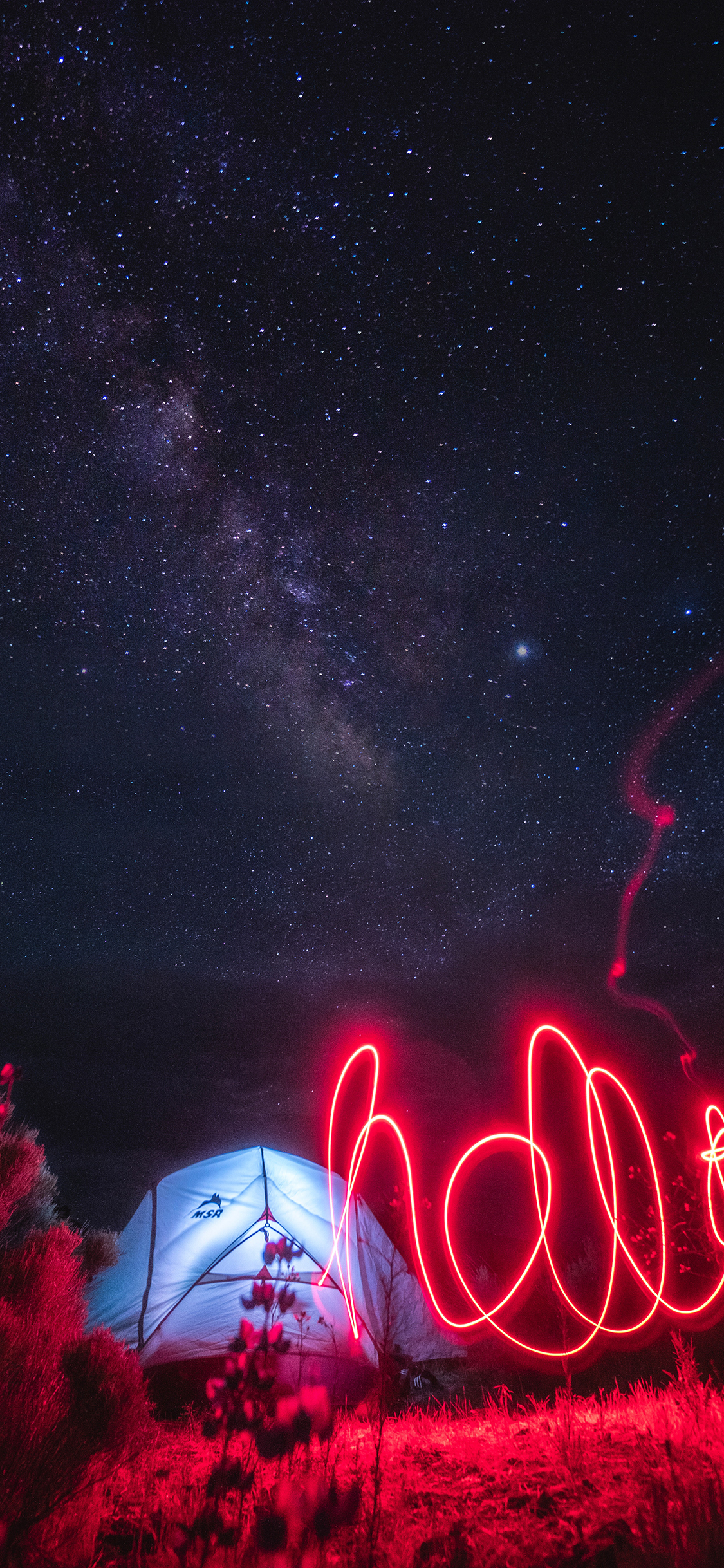 [2436×1125]星空 夜景 露营 灯光 红色 苹果手机壁纸图片