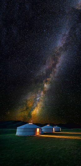 [2436x1125]星空 蒙古包  草原 夜晚 苹果手机壁纸图片