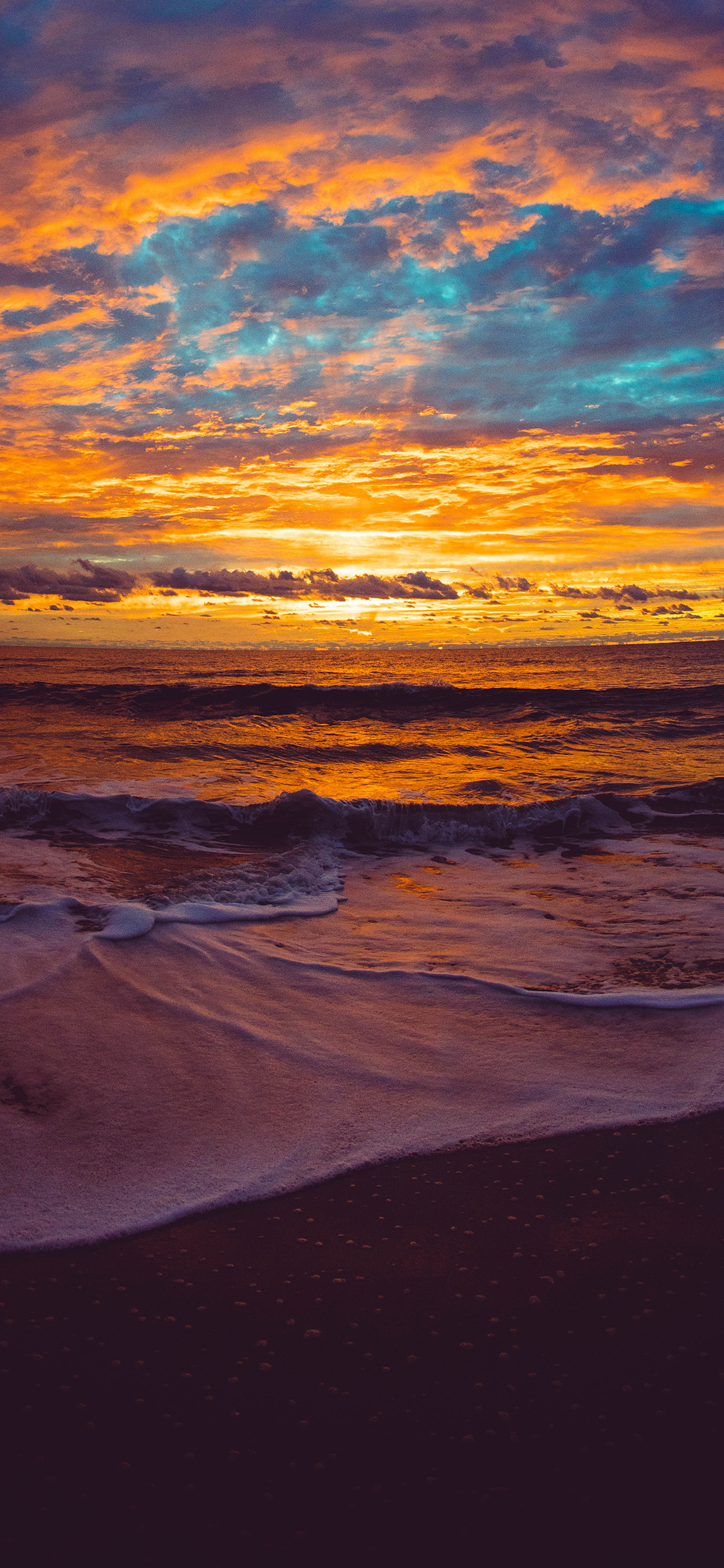 [2436×1125]晚霞 落日 唯美 大海 沙滩 苹果手机壁纸图片