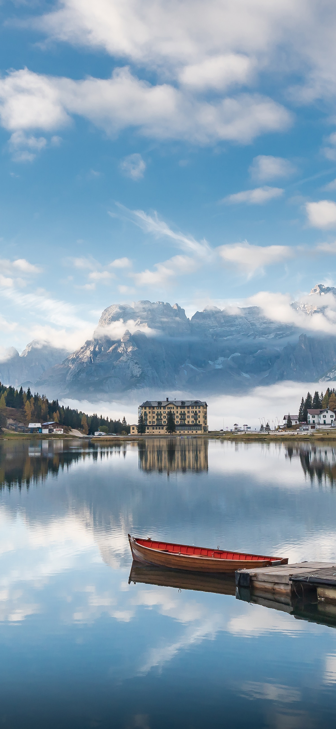 [2436×1125]景色 湖面 天空 船只 苹果手机壁纸图片