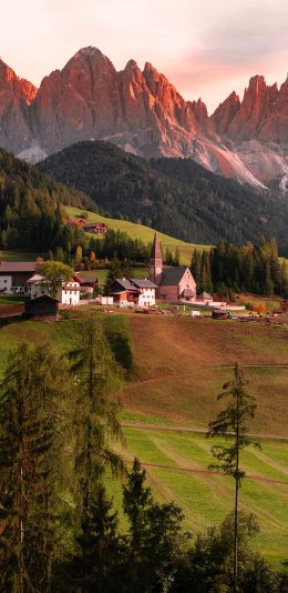 [2436x1125]景色 郊外 建筑 村庄 绿野 苹果手机壁纸图片