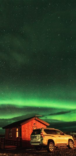 [2436x1125]极光 自然 绿色 木屋 车辆 苹果手机壁纸图片