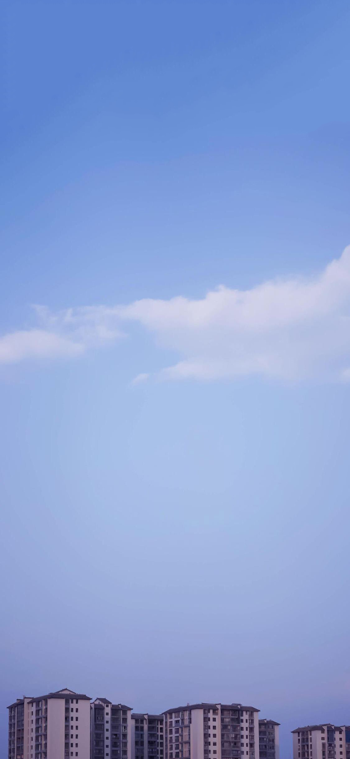 [2436×1125]楼房 建筑 住宅 天空 蓝色 苹果手机壁纸图片