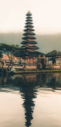 [2436x1125]水神庙 景观 水面 建筑 苹果手机壁纸图片