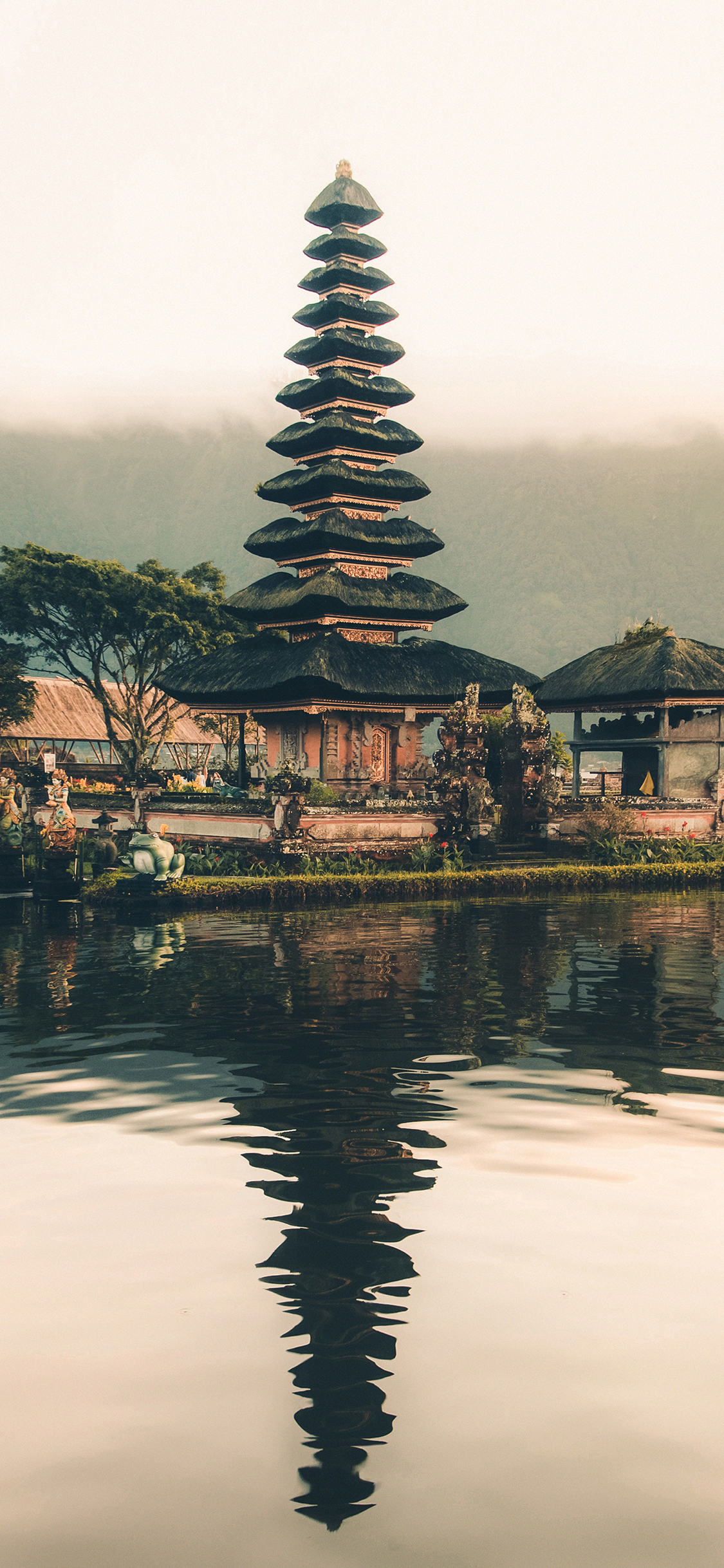 [2436×1125]水神庙 景观 水面 建筑 苹果手机壁纸图片