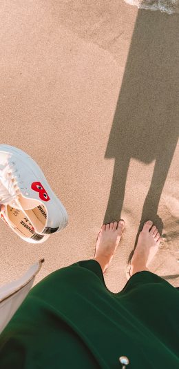[2436x1125]沙滩 影子 鞋子 川久保玲 苹果手机壁纸图片