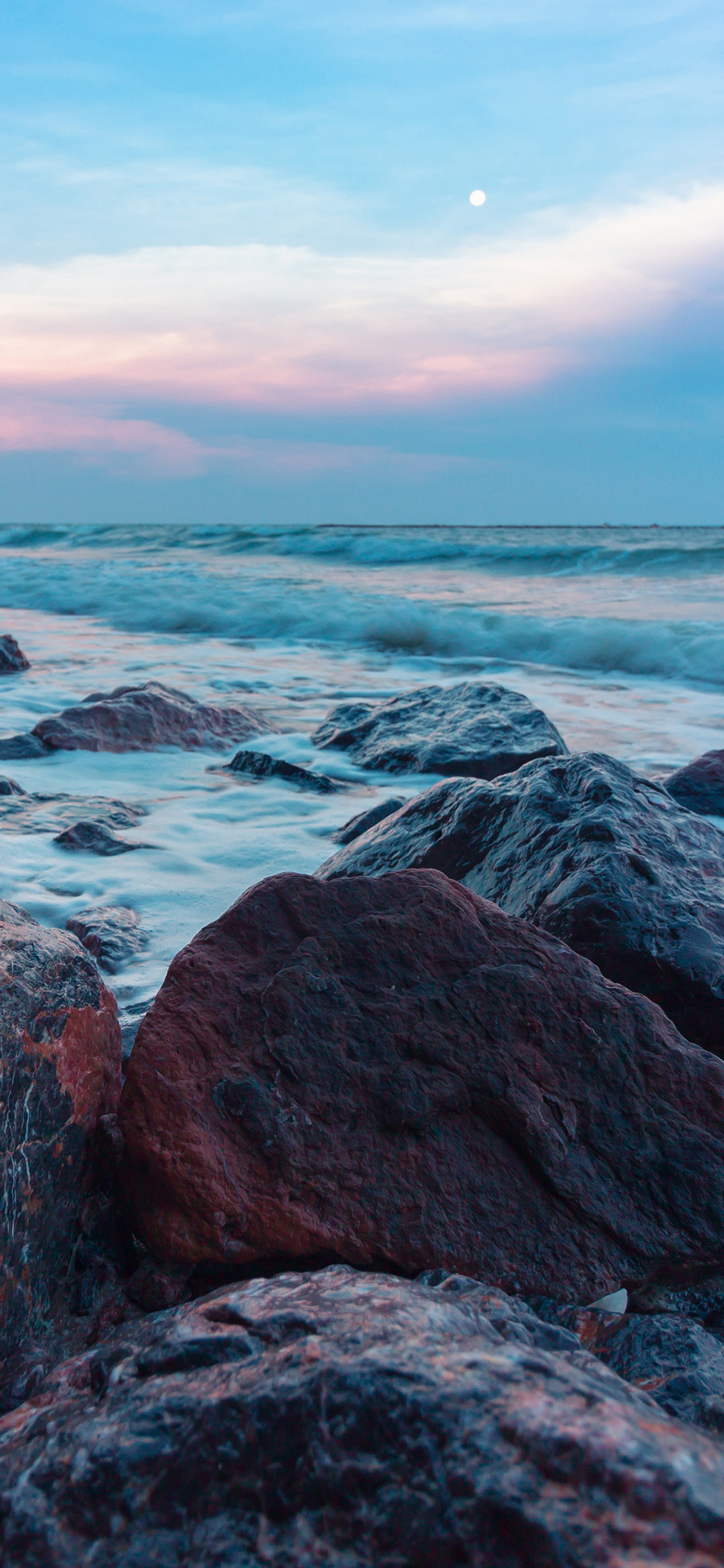 [2436×1125]沙滩 海滨 海水 沿岸 海边 壮观 大海 海浪 苹果手机壁纸图片