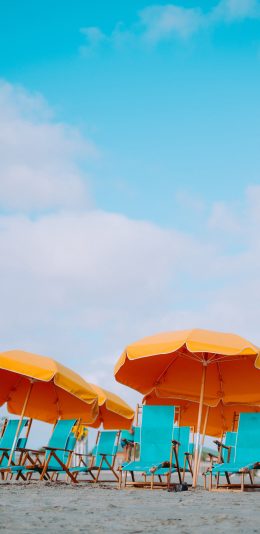 [2436x1125]沙滩 遮阳伞 度假 躺椅 苹果手机壁纸图片