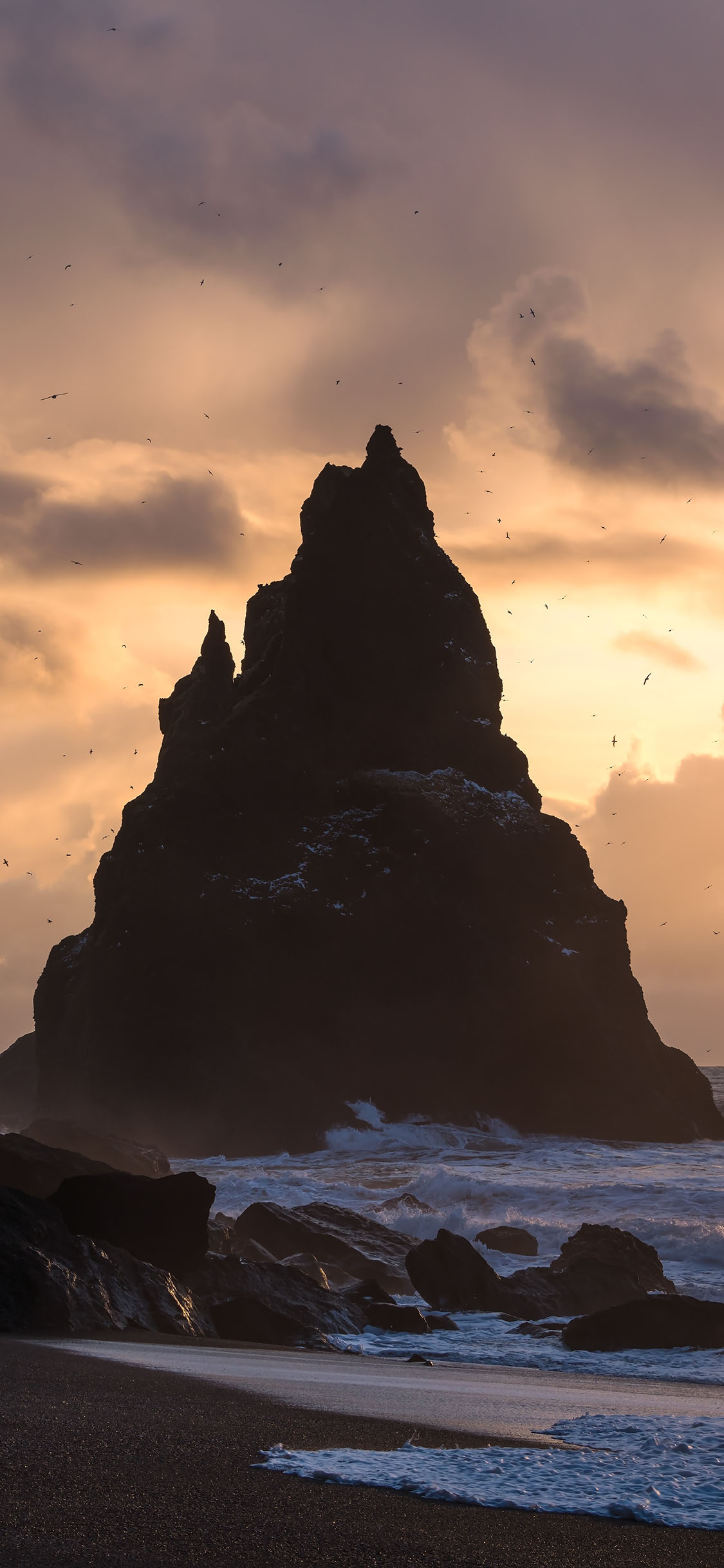 [2436×1125]海岸 天空 夕阳 山体 海水 苹果手机壁纸图片