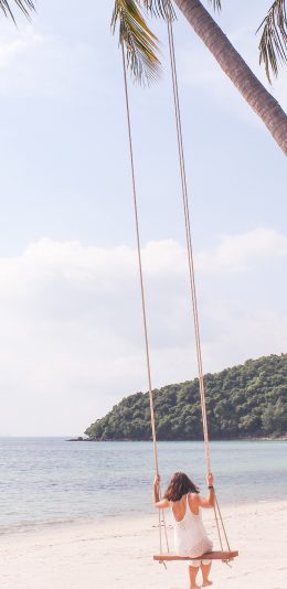 [2436x1125]海岸 沙滩 椰树 秋千 苹果手机壁纸图片