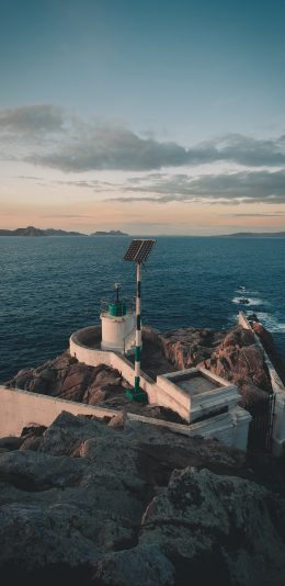 [2436x1125]海岸 海边 观测站 太阳能 苹果手机壁纸图片