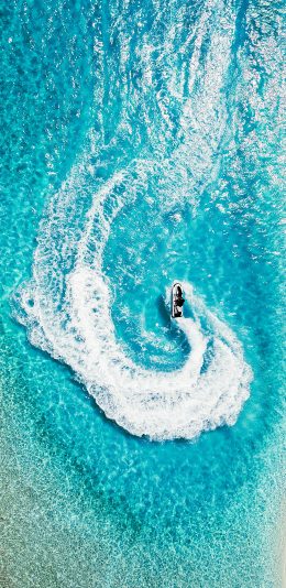 [2436x1125]海岸 清澈 汽艇 沙滩 苹果手机壁纸图片