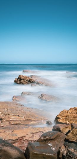 [2436x1125]海岸 礁石 岩石 海水 海浪 苹果手机壁纸图片