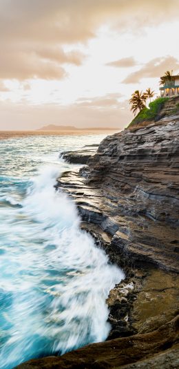 [2436x1125]海岸 礁石 峭壁 海浪 苹果手机壁纸图片