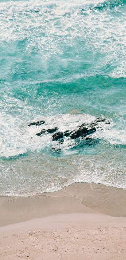 [2436x1125]海岸 礁石 海水 沙滩 苹果手机壁纸图片