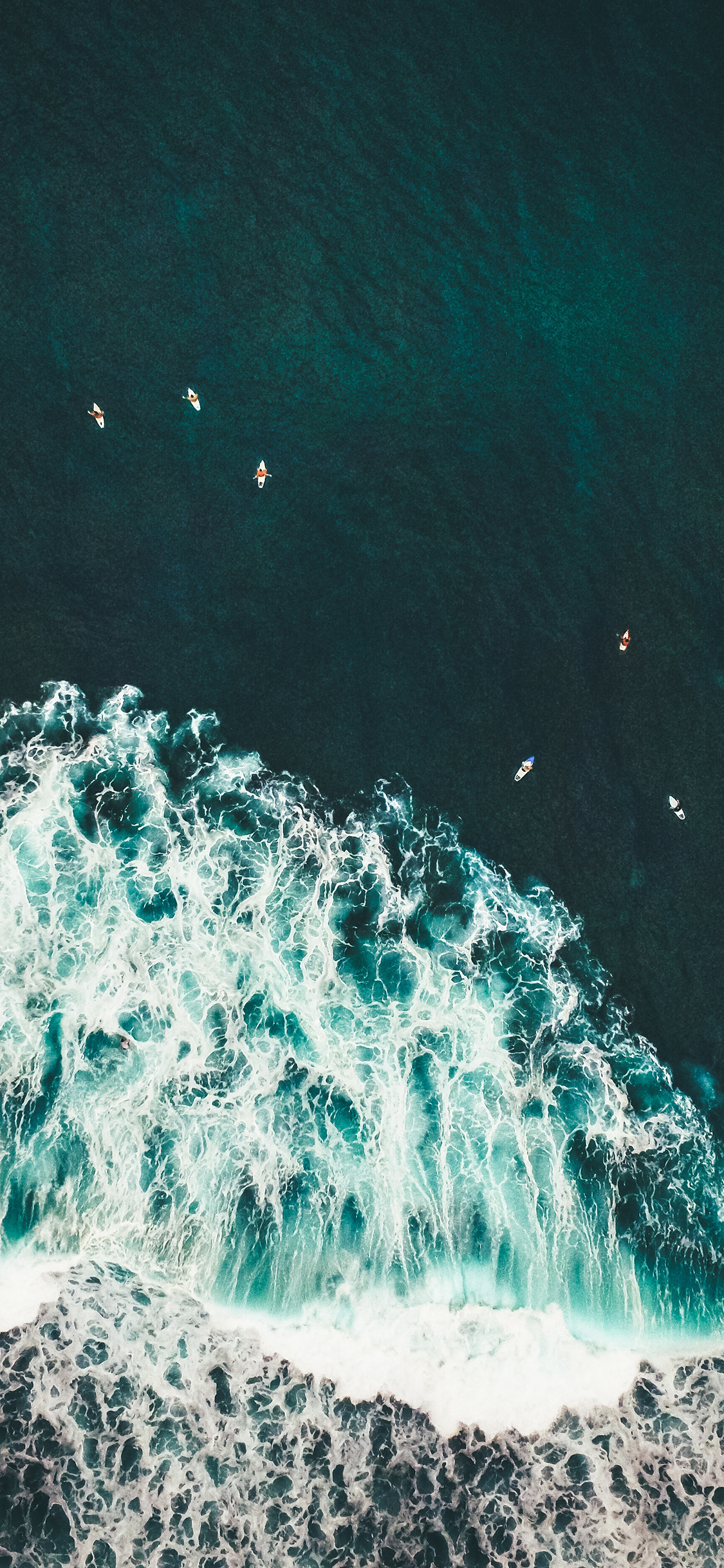 [2436×1125]海岸 船只 海浪 浪花 苹果手机壁纸图片