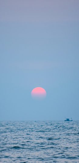 [2436x1125]海平面 天空 傍晚 落日 夕阳 苹果手机壁纸图片