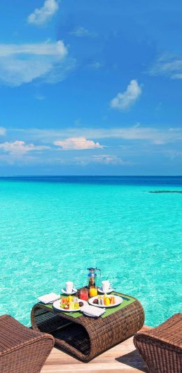 [2436x1125]海景 大海 湛蓝 美食 休闲度假 苹果手机壁纸图片