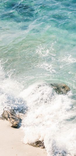 [2436x1125]海浪 大海 海岸 沙滩 礁石 苹果手机壁纸图片