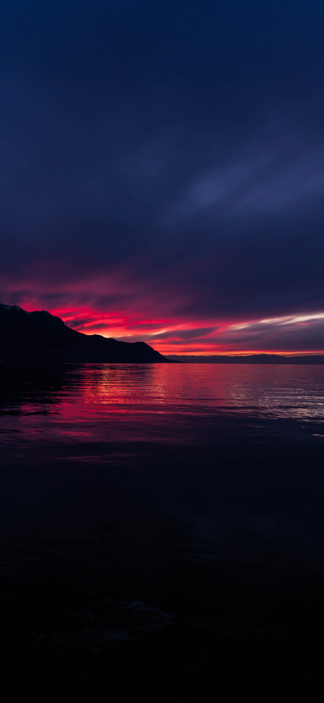 [2436×1125]海滩 夕阳 红云 风景 苹果手机壁纸图片
