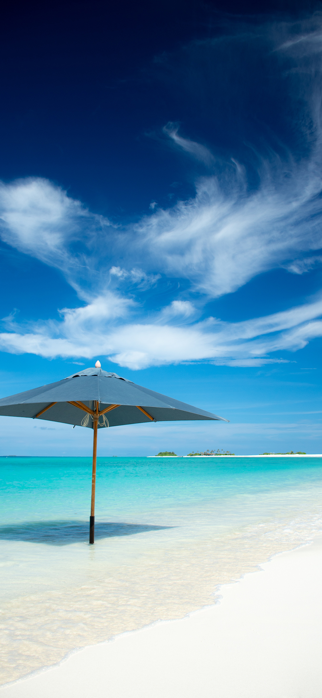 [2436×1125]海滩 蓝天白云 沙滩 海岸 苹果手机壁纸图片