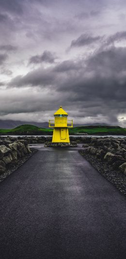 [2436x1125]海边 建筑 灯塔 黄色 苹果手机壁纸图片