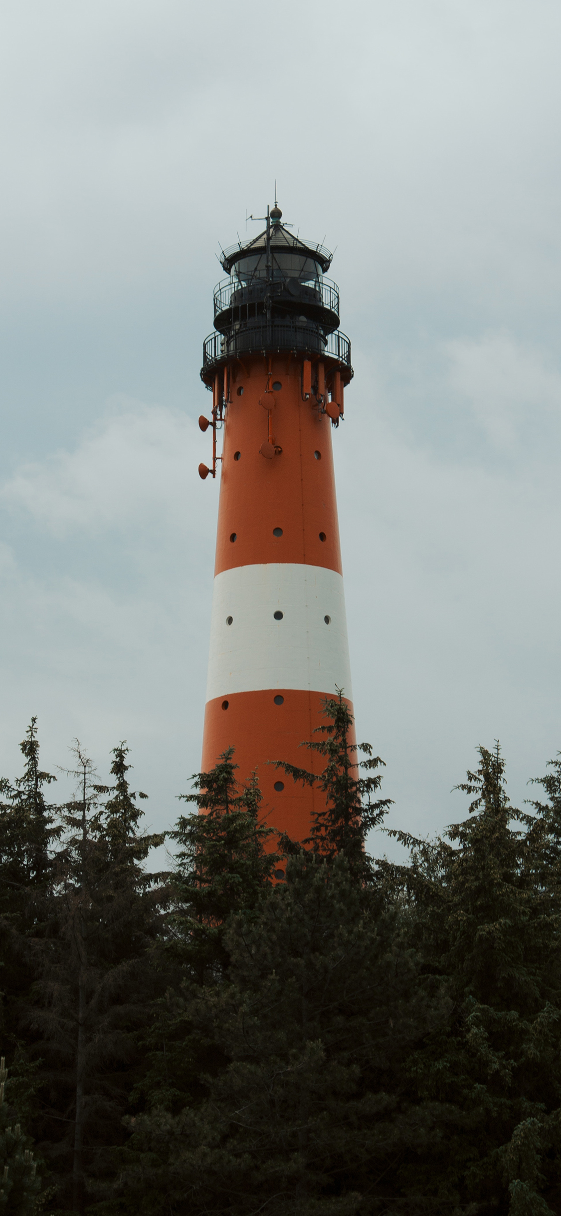 [2436×1125]灯塔 守塔  高处 守护 苹果手机壁纸图片