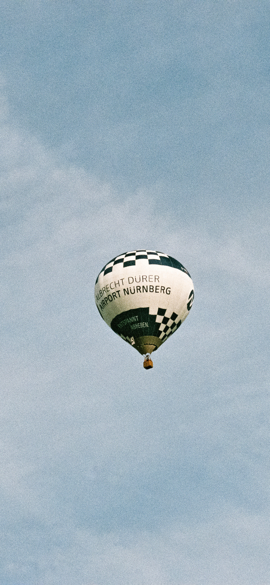 [2436×1125]热气球 蓝天 白云 高空 苹果手机壁纸图片