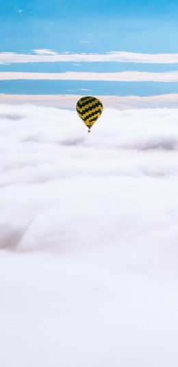 [2436x1125]热气球 飞行 云端 云层 高空 苹果手机壁纸图片
