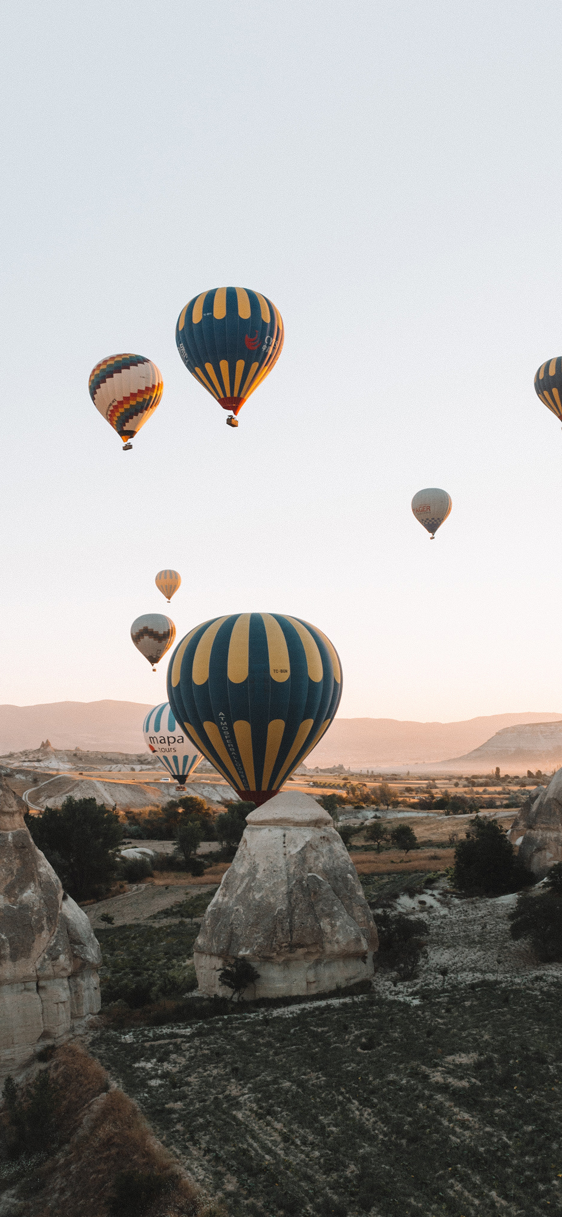 [2436×1125]热气球 飞行 旅行 土耳其 苹果手机壁纸图片
