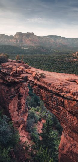 [2436x1125]穿山溶洞 峭壁 地基 山体 苹果手机壁纸图片