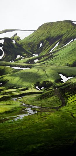 [2436x1125]自然 山峰 草坪 绿意 苹果手机壁纸图片
