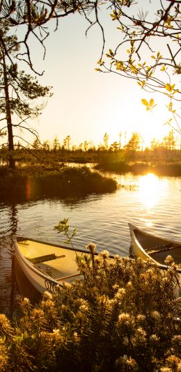 [2436x1125]自然 湖泊 船只 阳光 美景 苹果手机壁纸图片