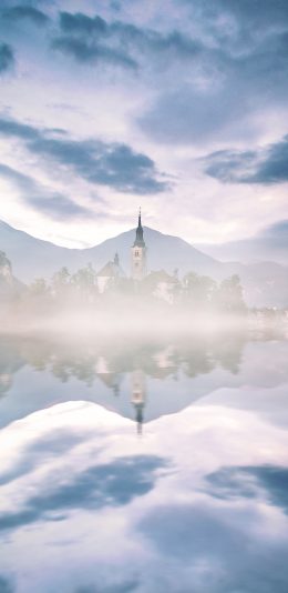 [2436x1125]自然美景 仙境 房屋 湖泊 蓝天 苹果手机壁纸图片