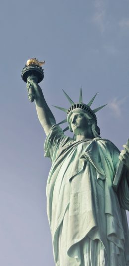 [2436x1125]自由女神像 天空 雕塑 美国 信仰 苹果手机壁纸图片