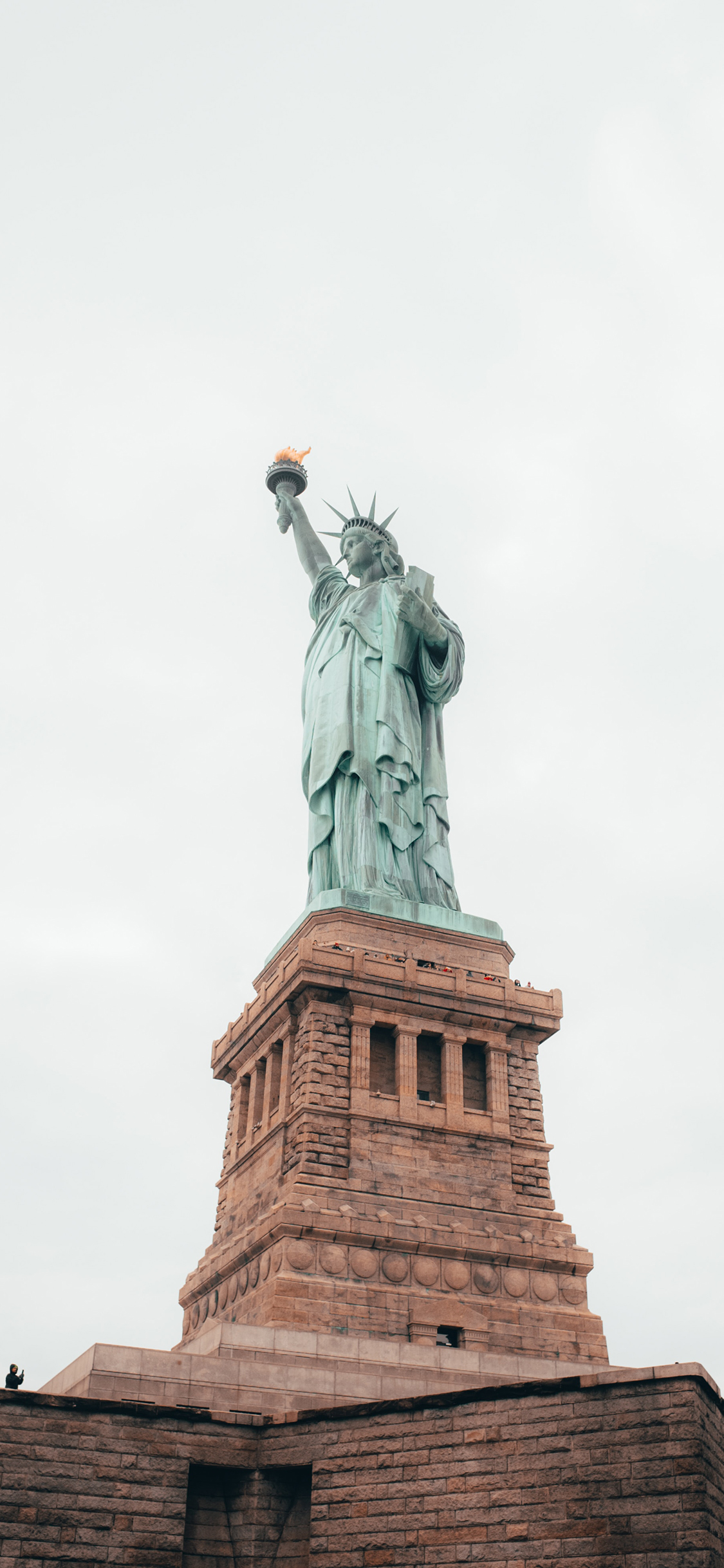 [2436×1125]自由女神像 旧金山 建筑 地标 苹果手机壁纸图片