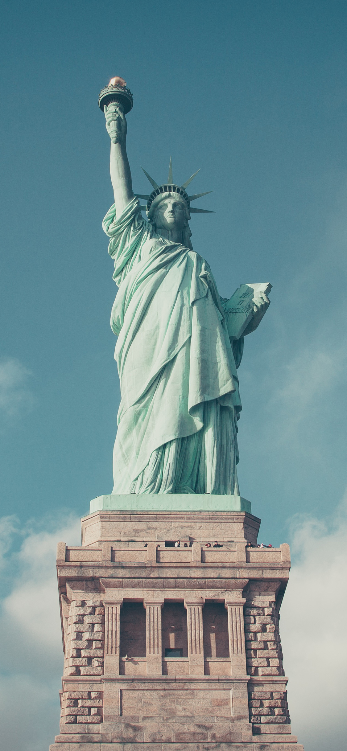 [2436×1125]自由女神像 美国 纽约 雕塑 苹果手机壁纸图片