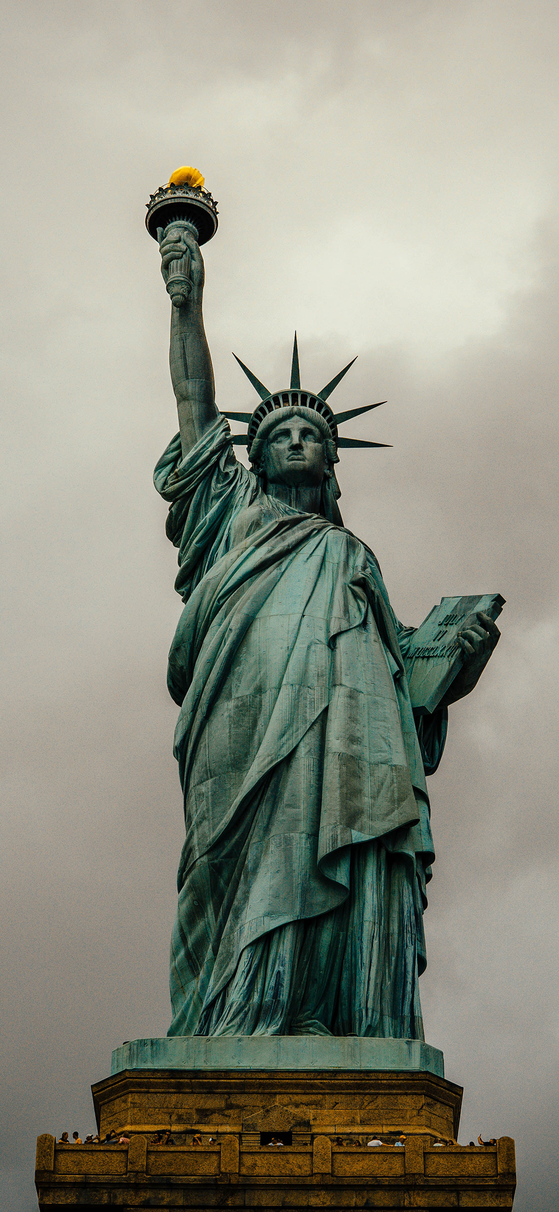 [2436×1125]自由女神像 美国 雕塑 苹果手机壁纸图片