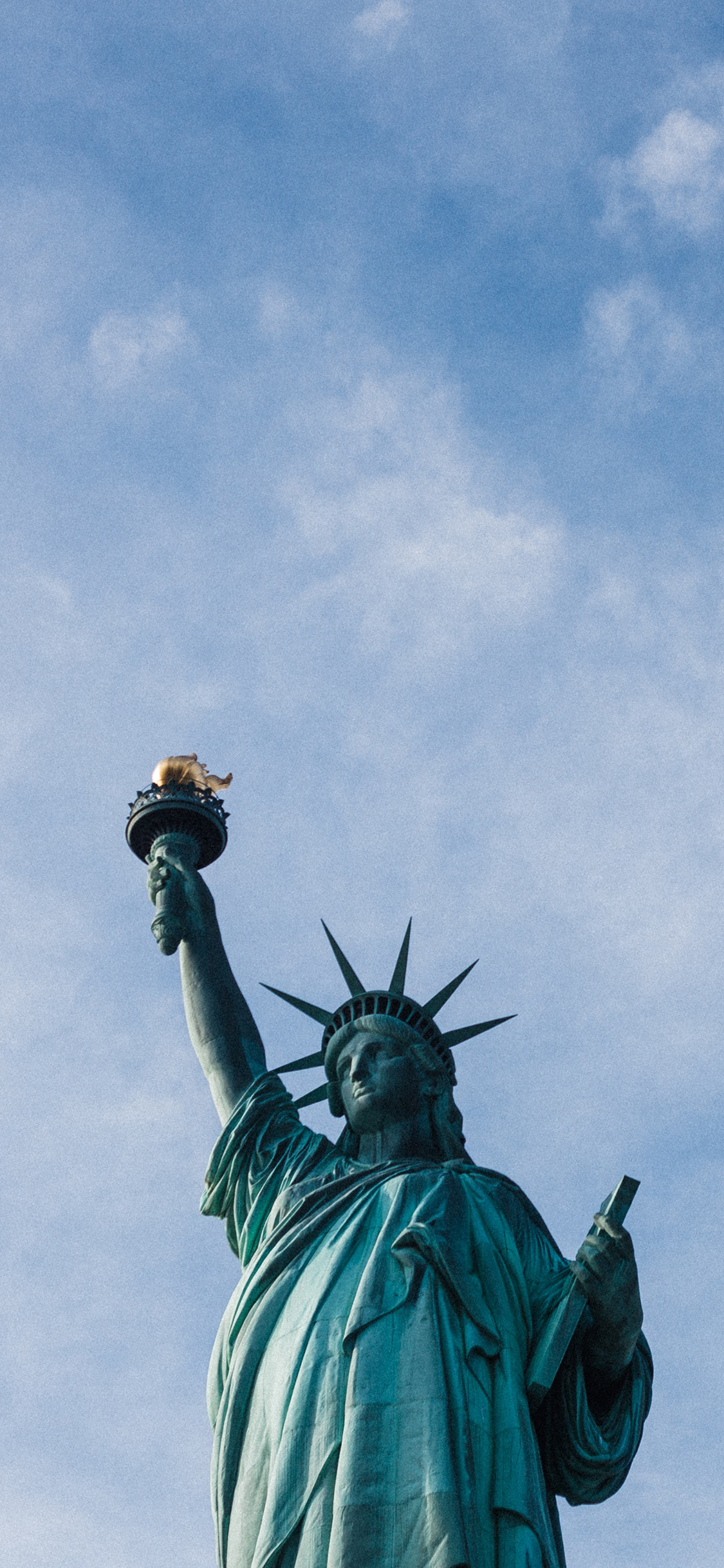[2436×1125]自由女神像 雕像 雕刻 天空 美国 苹果手机壁纸图片