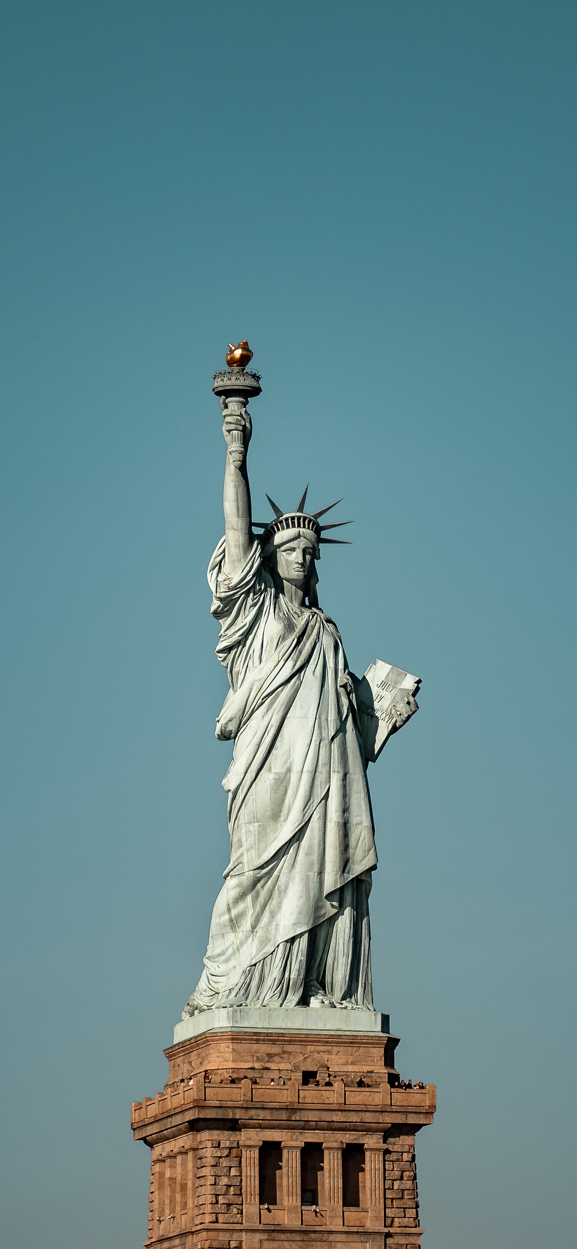 [2436×1125]自由女神像 雕塑 雕刻 美国 苹果手机壁纸图片
