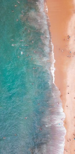 [2436x1125]航拍 大海 沙滩 游泳 度假 苹果手机壁纸图片