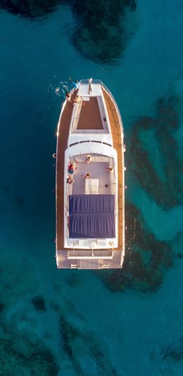 [2436x1125]航拍 大海 船只 游艇 度假 苹果手机壁纸图片