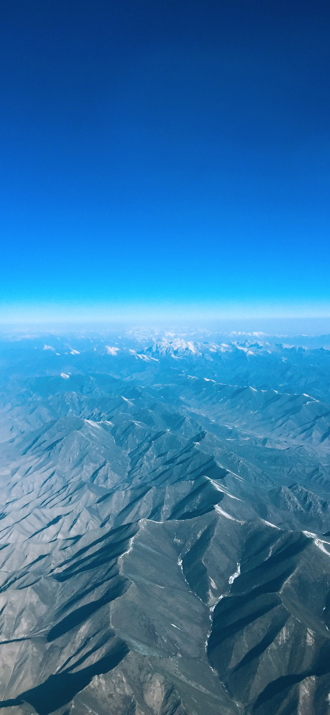 [2436×1125]航拍 山峰 交错 壮观 美景 苹果手机壁纸图片